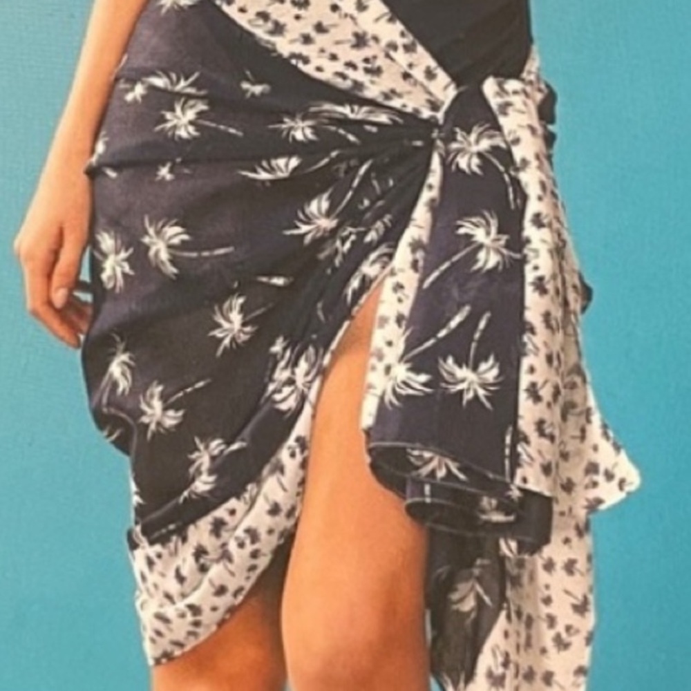 Tchibo Palm Trees Print Sarong Pareo Wrap Scarf